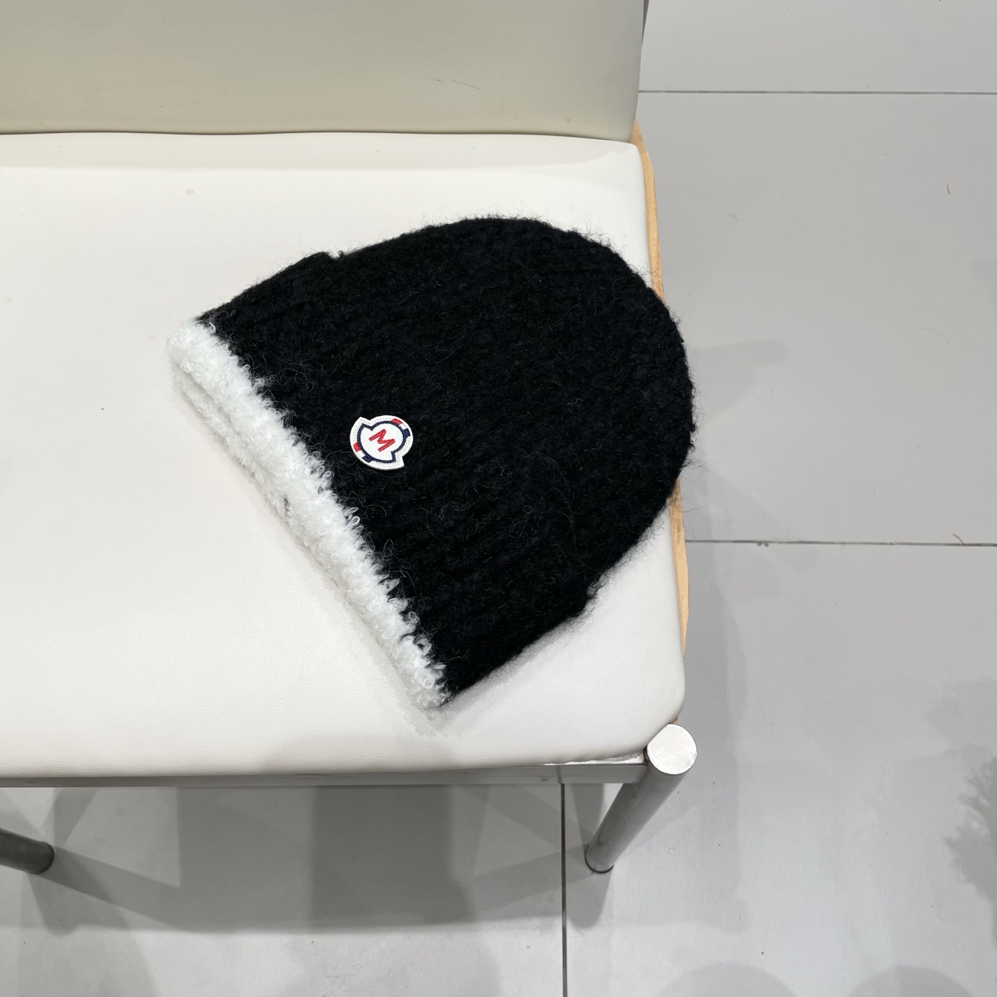 蒙口Moncler盟可睐💥官网经典针织帽，原单复刻.非常柔软亲肤，弹性很好💓有质感又非常百搭的款式~保暖