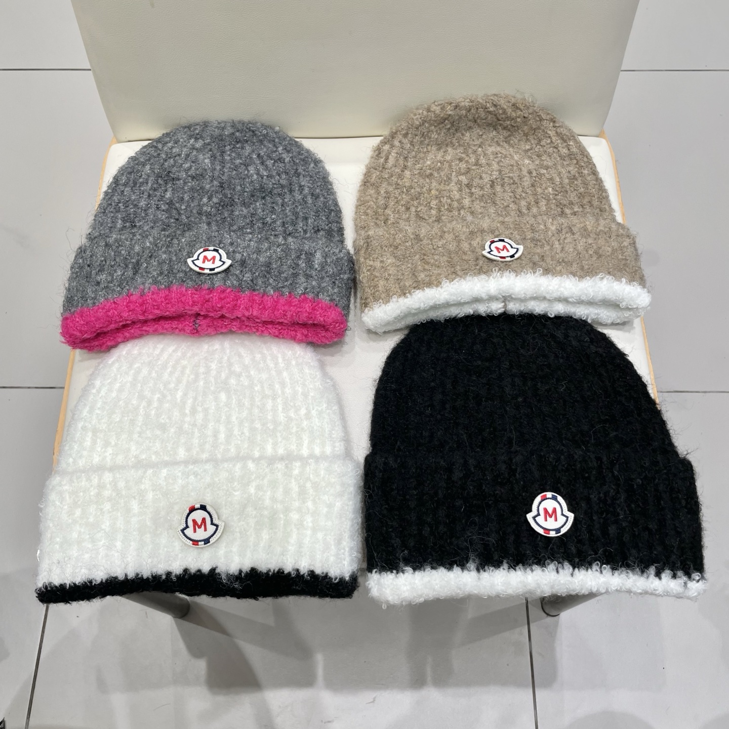 蒙口Moncler盟可睐💥官网经典针织帽，原单复刻.非常柔软亲肤，弹性很好💓有质感又非常百搭的款式~保暖