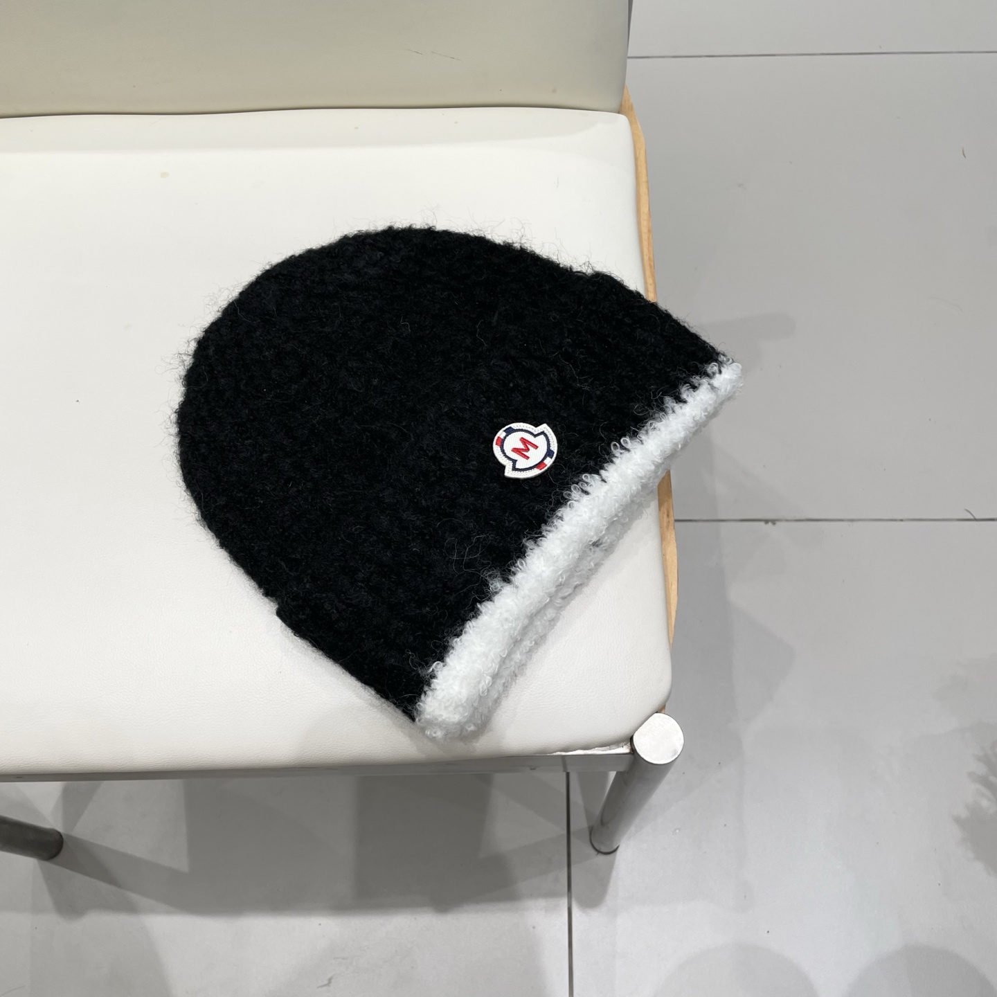 蒙口Moncler盟可睐💥官网经典针织帽，原单复刻.非常柔软亲肤，弹性很好💓有质感又非常百搭的款式~保暖