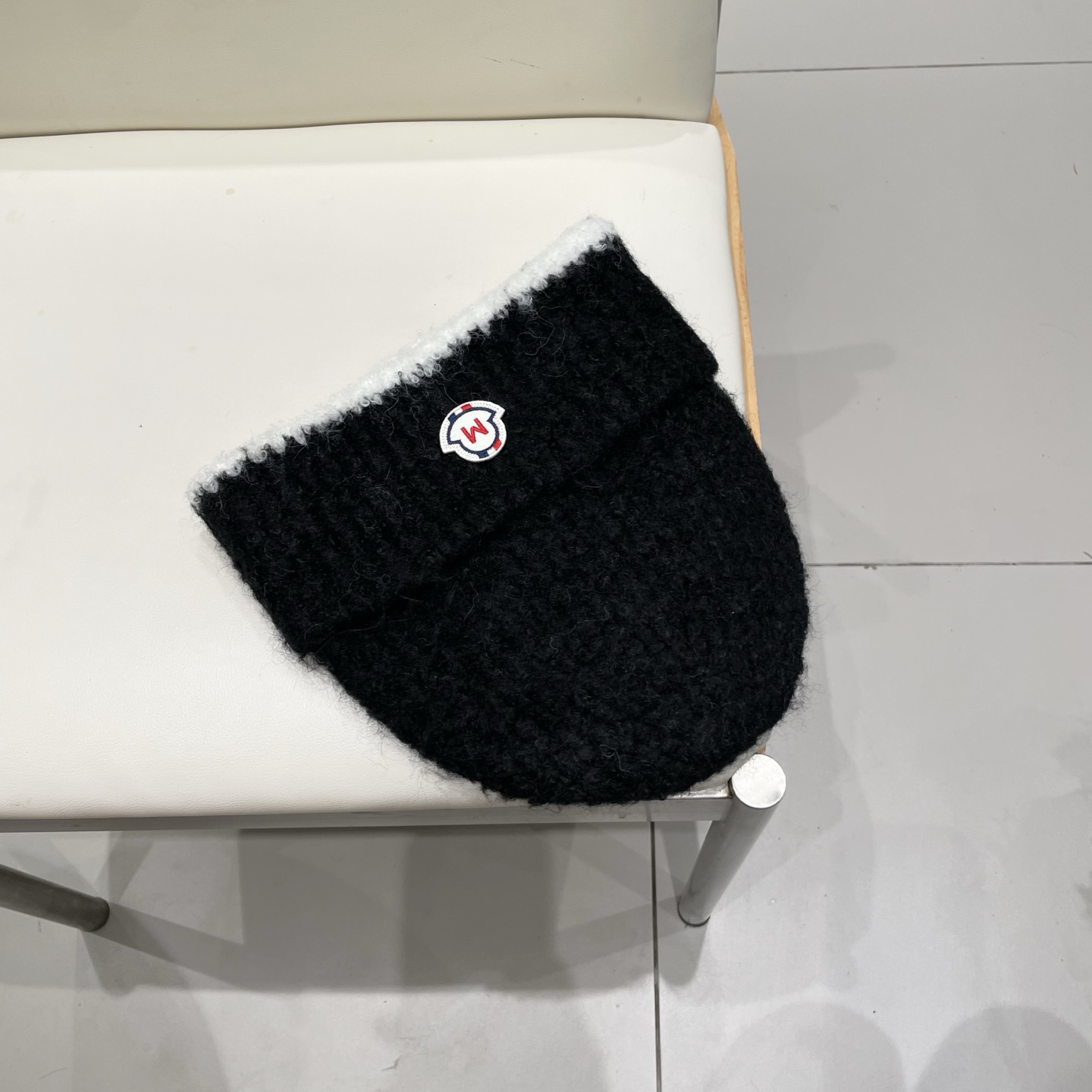 蒙口Moncler盟可睐💥官网经典针织帽，原单复刻.非常柔软亲肤，弹性很好💓有质感又非常百搭的款式~保暖