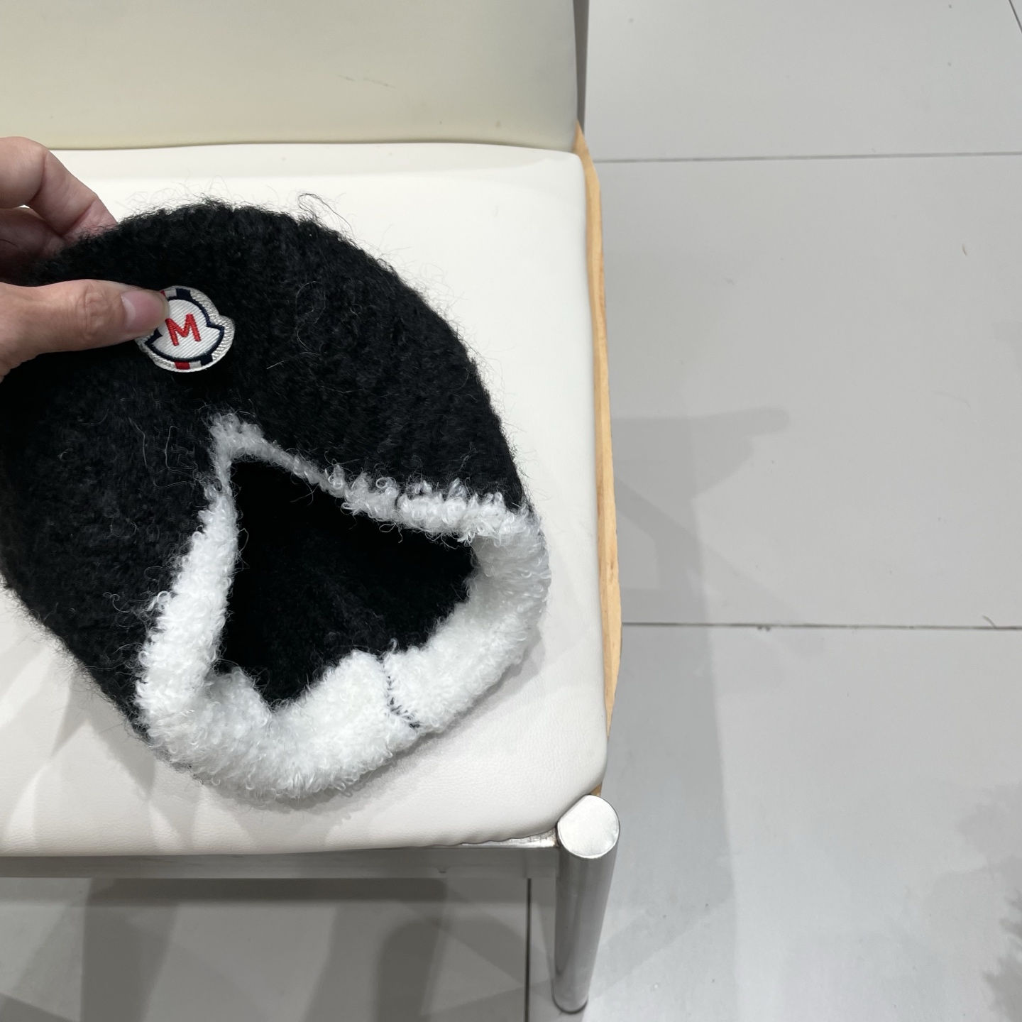 蒙口Moncler盟可睐💥官网经典针织帽，原单复刻.非常柔软亲肤，弹性很好💓有质感又非常百搭的款式~保暖