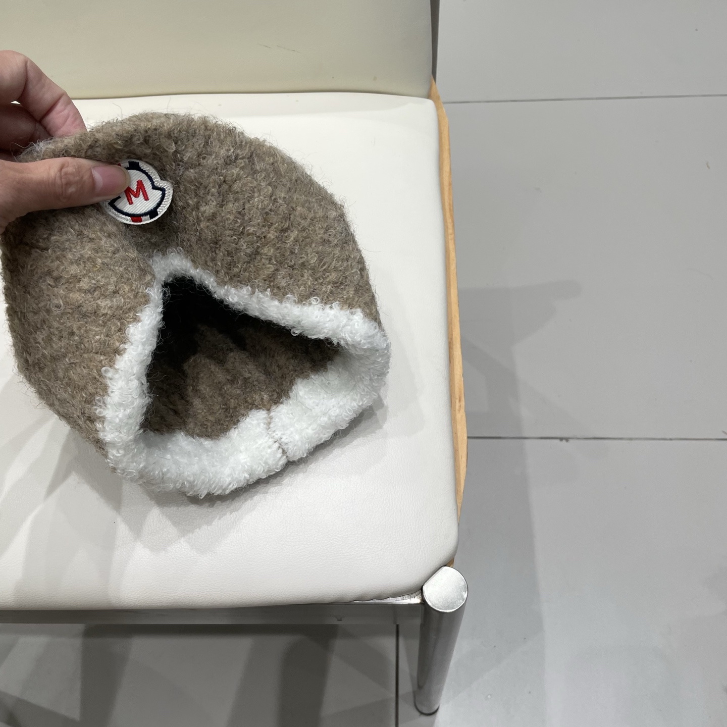 蒙口Moncler盟可睐💥官网经典针织帽，原单复刻.非常柔软亲肤，弹性很好💓有质感又非常百搭的款式~保暖