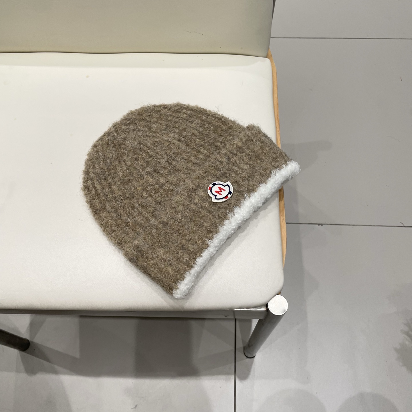 蒙口Moncler盟可睐💥官网经典针织帽，原单复刻.非常柔软亲肤，弹性很好💓有质感又非常百搭的款式~保暖