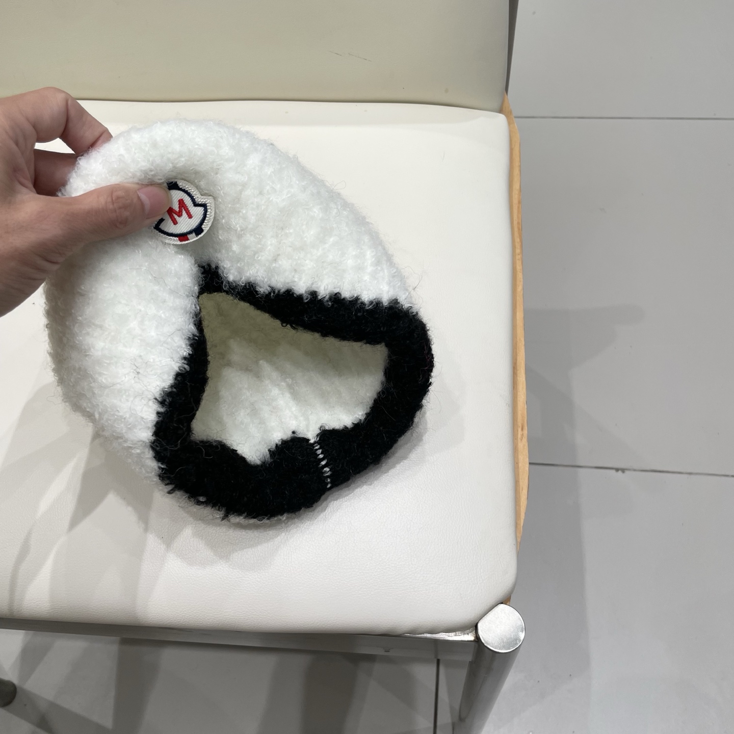 蒙口Moncler盟可睐💥官网经典针织帽，原单复刻.非常柔软亲肤，弹性很好💓有质感又非常百搭的款式~保暖