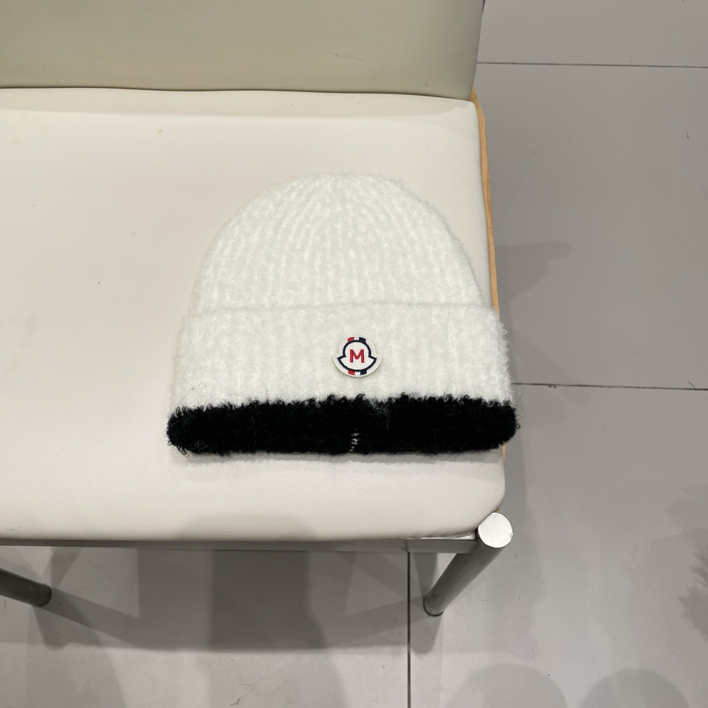 蒙口Moncler盟可睐💥官网经典针织帽，原单复刻.非常柔软亲肤，弹性很好💓有质感又非常百搭的款式~保暖