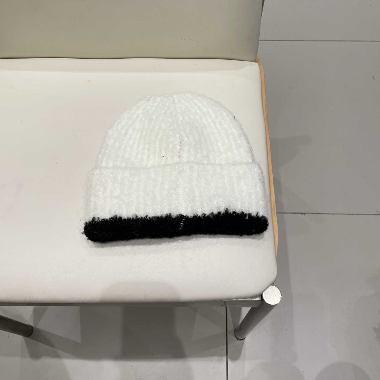 蒙口Moncler盟可睐💥官网经典针织帽，原单复刻.非常柔软亲肤，弹性很好💓有质感又非常百搭的款式~保暖