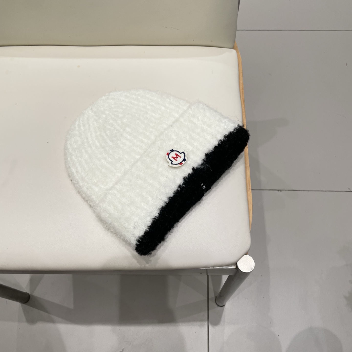 蒙口Moncler盟可睐💥官网经典针织帽，原单复刻.非常柔软亲肤，弹性很好💓有质感又非常百搭的款式~保暖