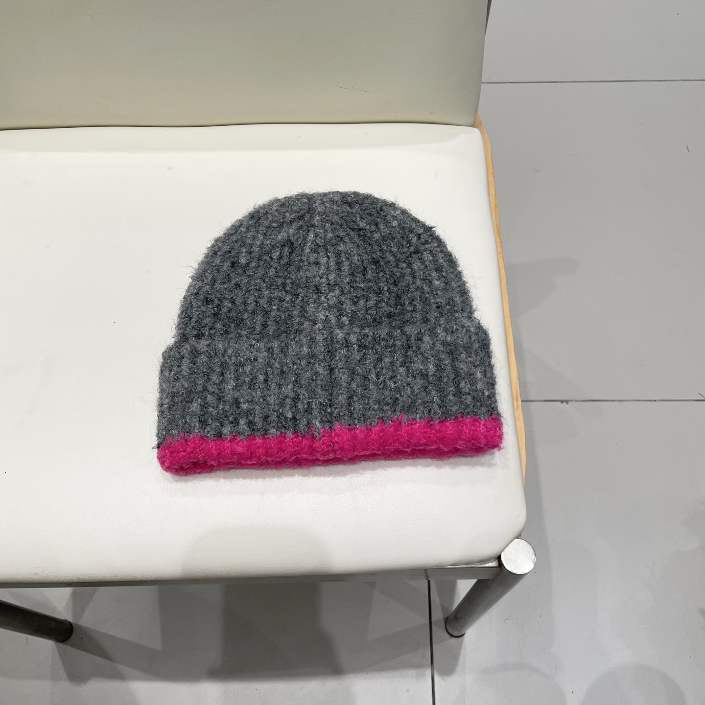 蒙口Moncler盟可睐💥官网经典针织帽，原单复刻.非常柔软亲肤，弹性很好💓有质感又非常百搭的款式~保暖