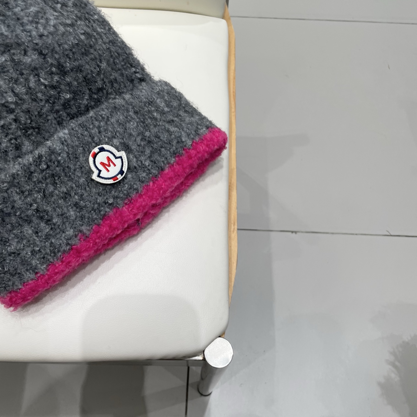 蒙口Moncler盟可睐💥官网经典针织帽，原单复刻.非常柔软亲肤，弹性很好💓有质感又非常百搭的款式~保暖