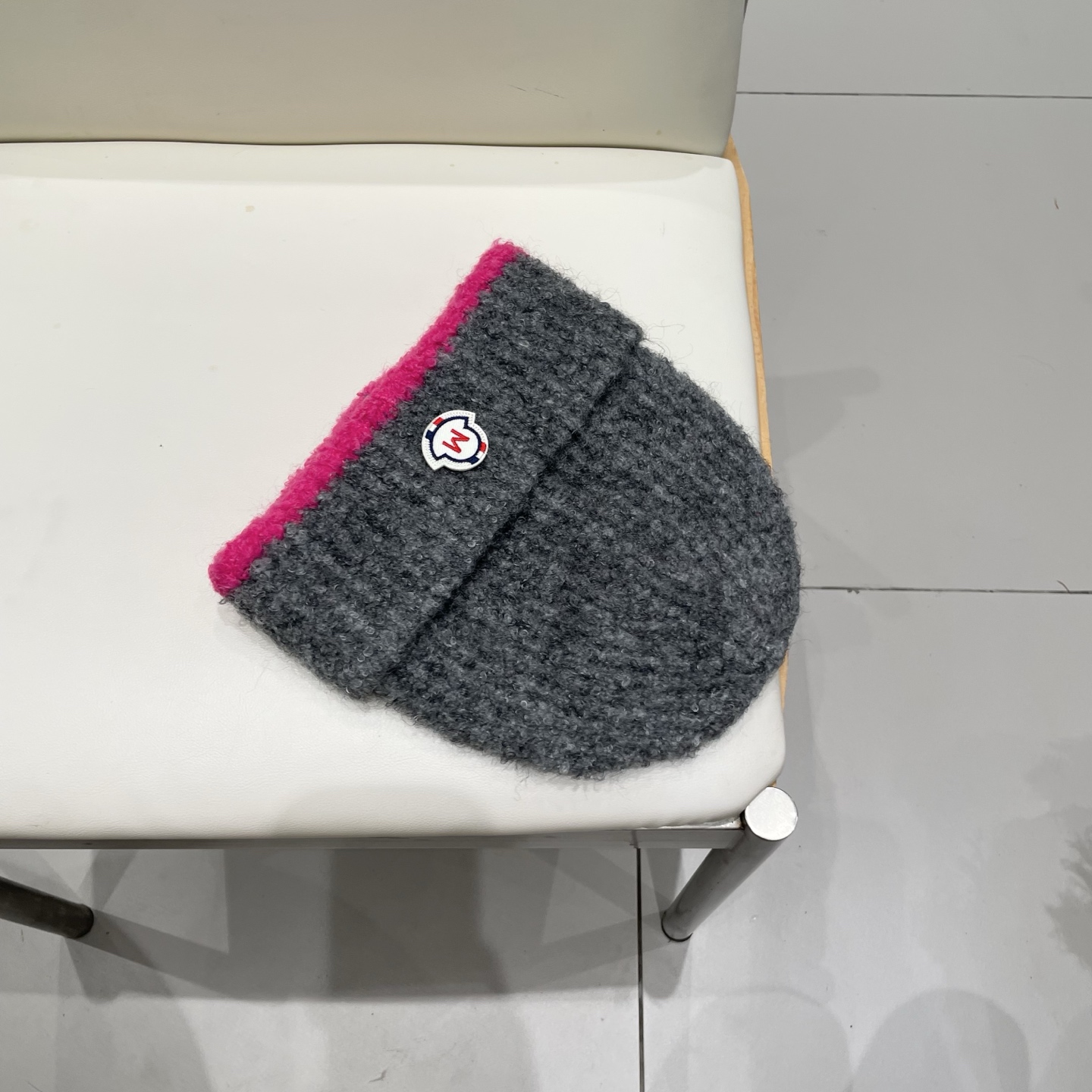 蒙口Moncler盟可睐💥官网经典针织帽，原单复刻.非常柔软亲肤，弹性很好💓有质感又非常百搭的款式~保暖