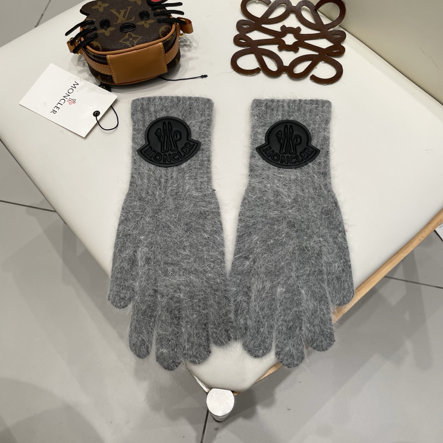 NO:533155,[Shield] 2025 autumn and winter counter knitted gloves are warm and fashionable!  Fashionable and popular textured first-class gloves, gloves, Moncler, gloves19860909【蒙口】2025秋冬专柜款针织手套保暖又时尚！时尚流行质感一流手套,手套,Moncler,gloves,accessory