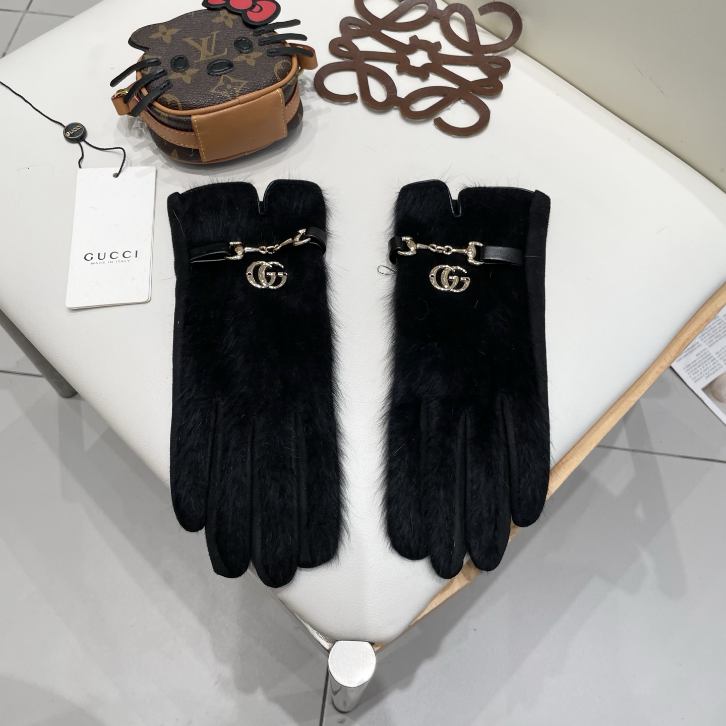 NO:533161,GUCCI Guqi New counter products wool gloves, fashionable gloves, warm and velvet inner lining in autumn and winter, super custom made for noble women and socialites, super comfortable, soft and versatile!  Gloves, gloves, gucci, gloves19860909GUCCI古奇 专柜新品羊毛手套,时尚手套,秋冬保暖加绒内里,贵妇名媛超级定制,上手超舒适柔软、百搭！均码手套,手套,gucci,gloves,accessory