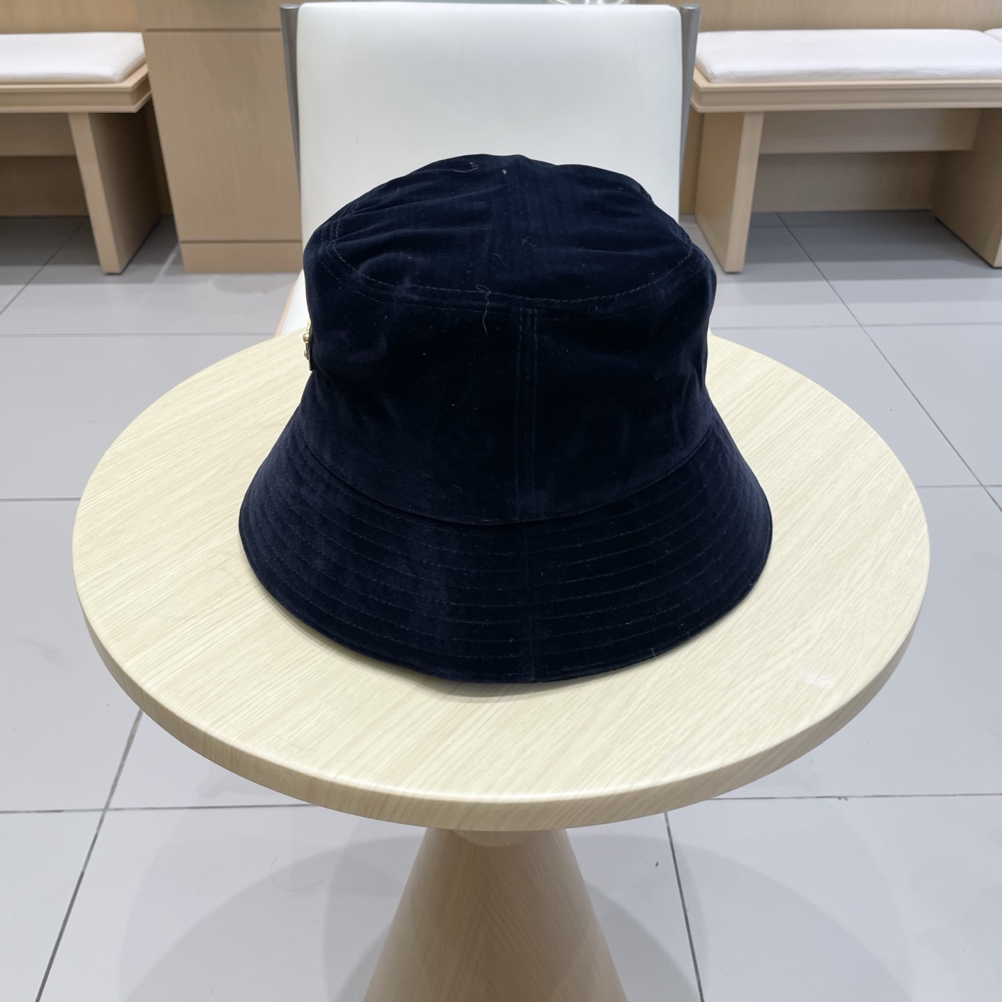 普拉达新款兔毛渔夫帽，头围57cm