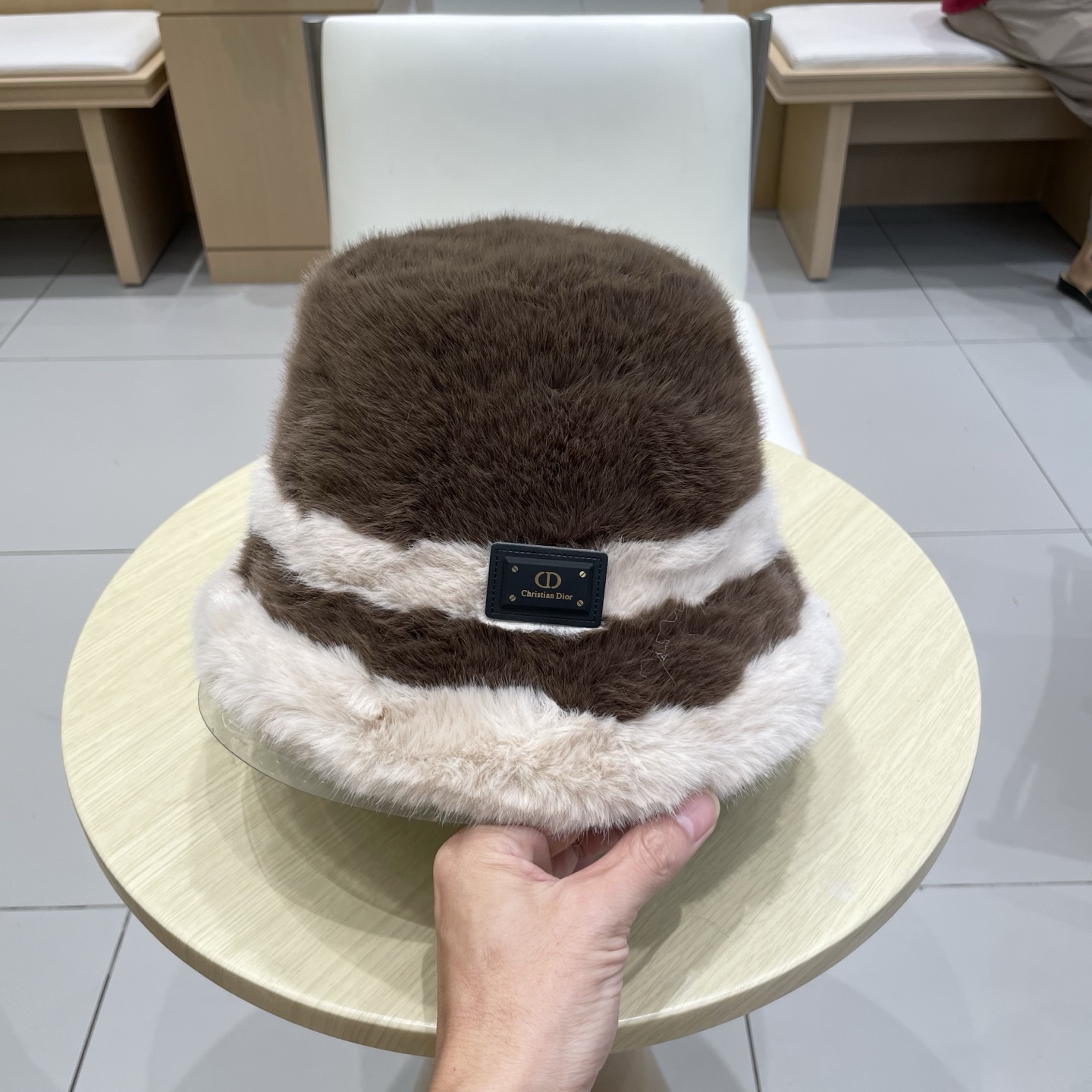 DIOR迪奥毛毛绒毛拼色条纹渔夫帽，头围57cm