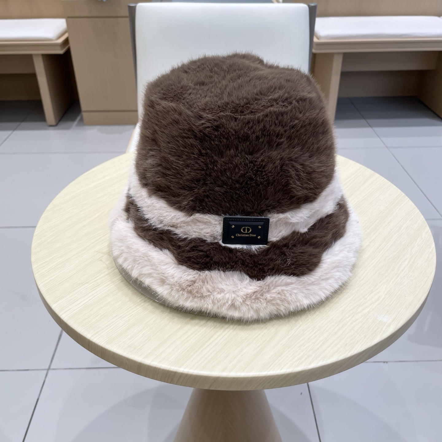 DIOR迪奥毛毛绒毛拼色条纹渔夫帽，头围57cm