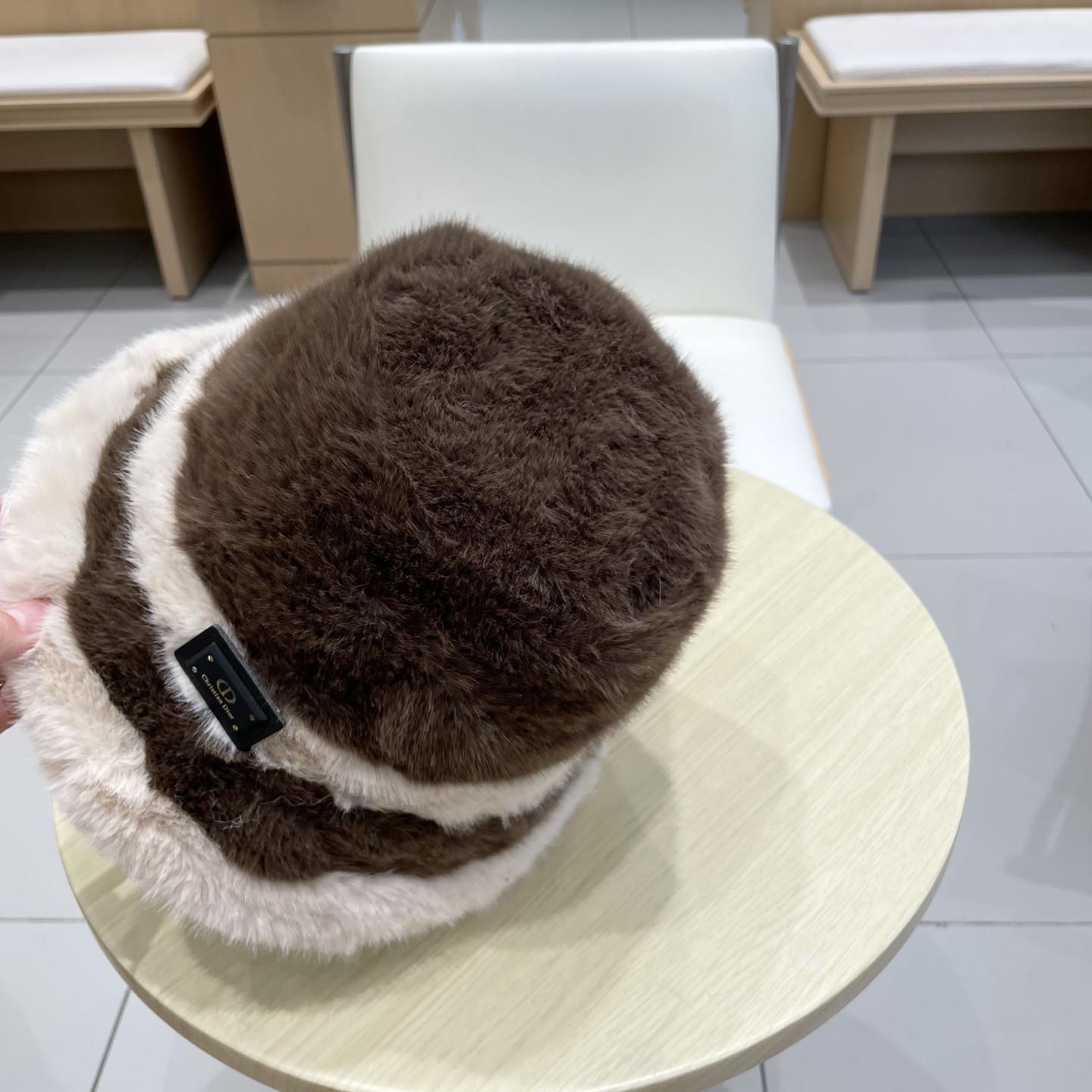 DIOR迪奥毛毛绒毛拼色条纹渔夫帽，头围57cm