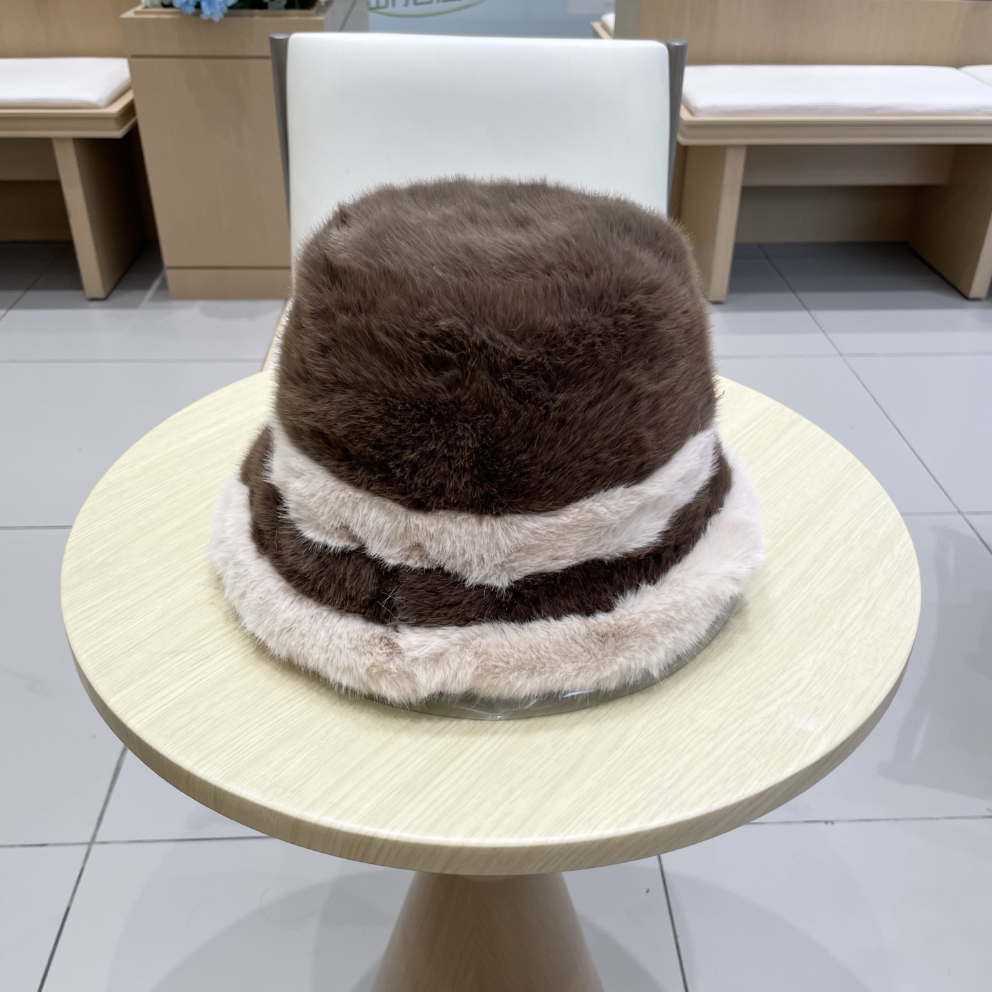 DIOR迪奥毛毛绒毛拼色条纹渔夫帽，头围57cm