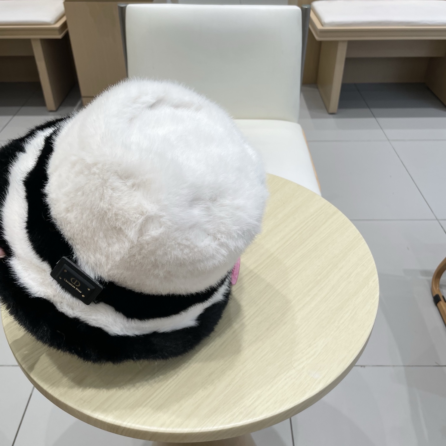 DIOR迪奥毛毛绒毛拼色条纹渔夫帽，头围57cm