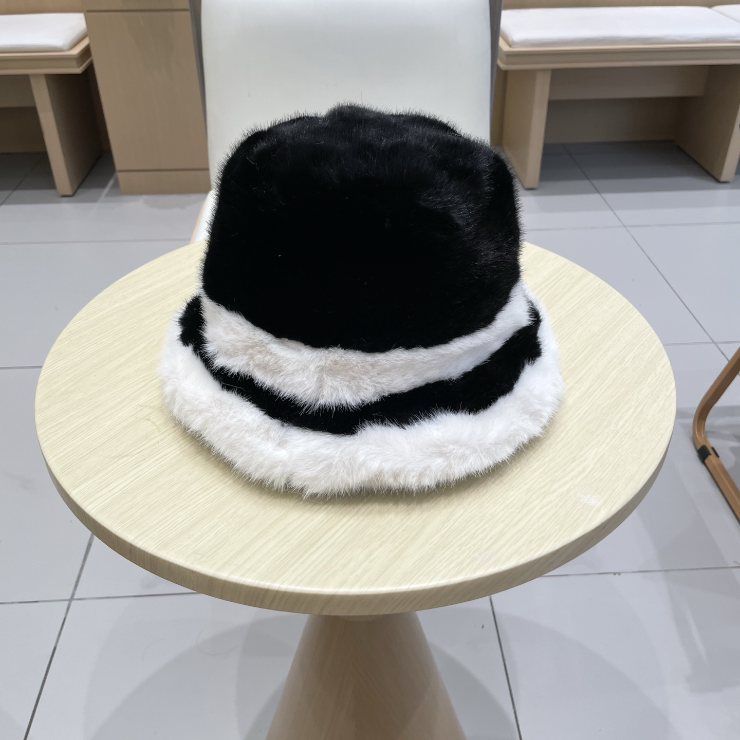 DIOR迪奥毛毛绒毛拼色条纹渔夫帽，头围57cm