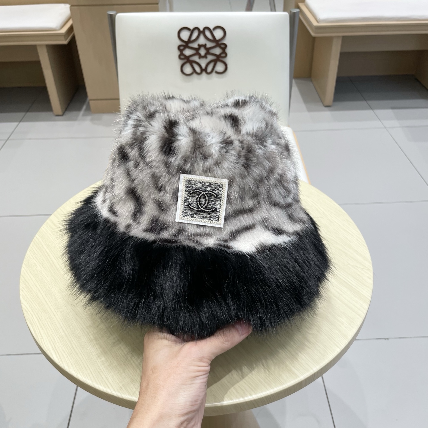 chanel香奈儿冬季新款毛绒保暖皮草蒙古帽仿貂毛冬帽网红豹纹毛绒渔夫帽女