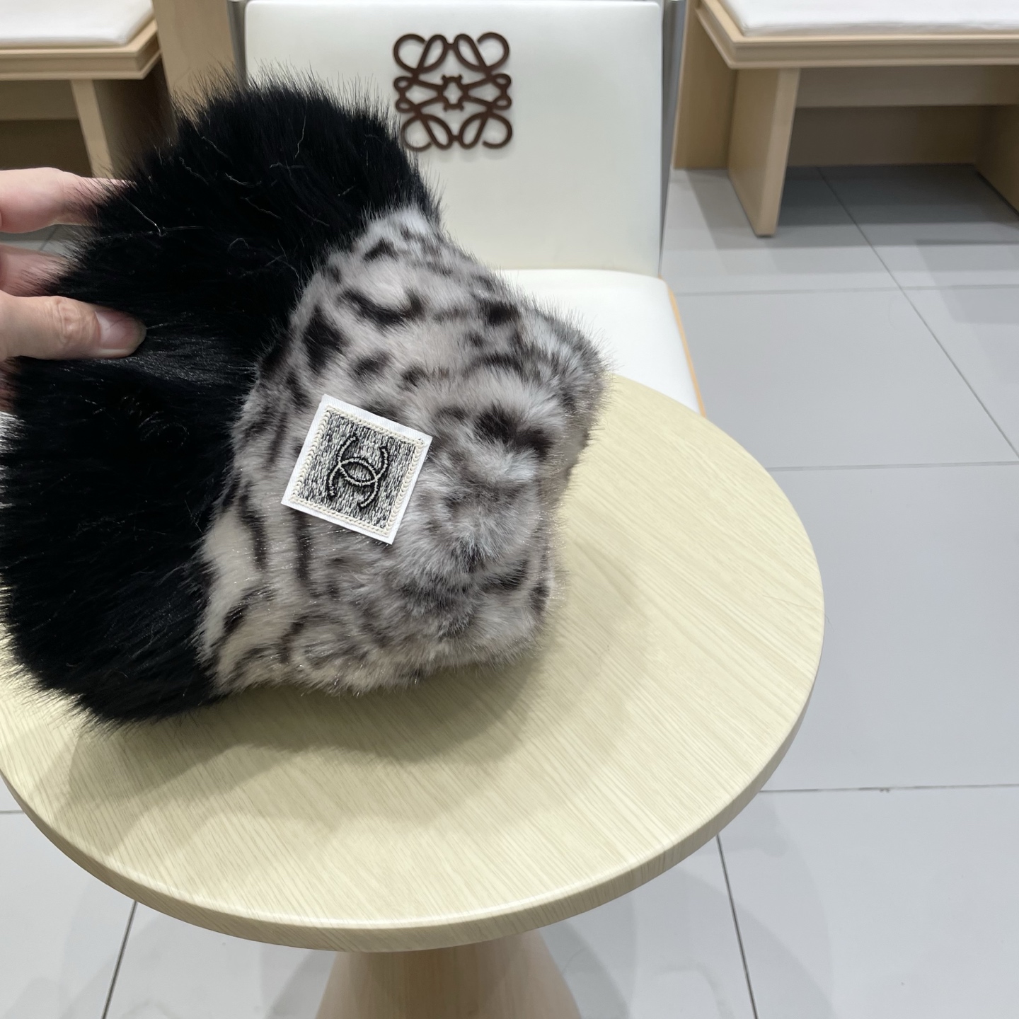 chanel香奈儿冬季新款毛绒保暖皮草蒙古帽仿貂毛冬帽网红豹纹毛绒渔夫帽女