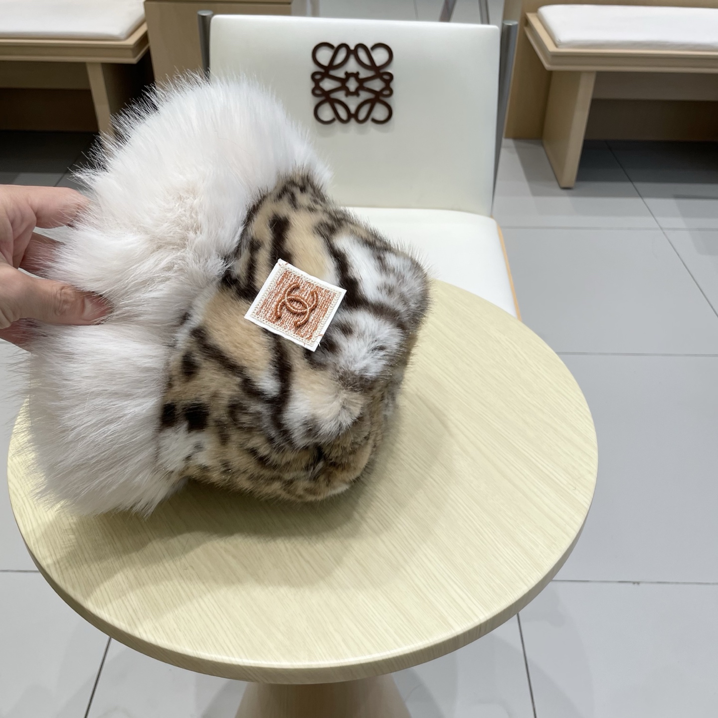 chanel香奈儿冬季新款毛绒保暖皮草蒙古帽仿貂毛冬帽网红豹纹毛绒渔夫帽女