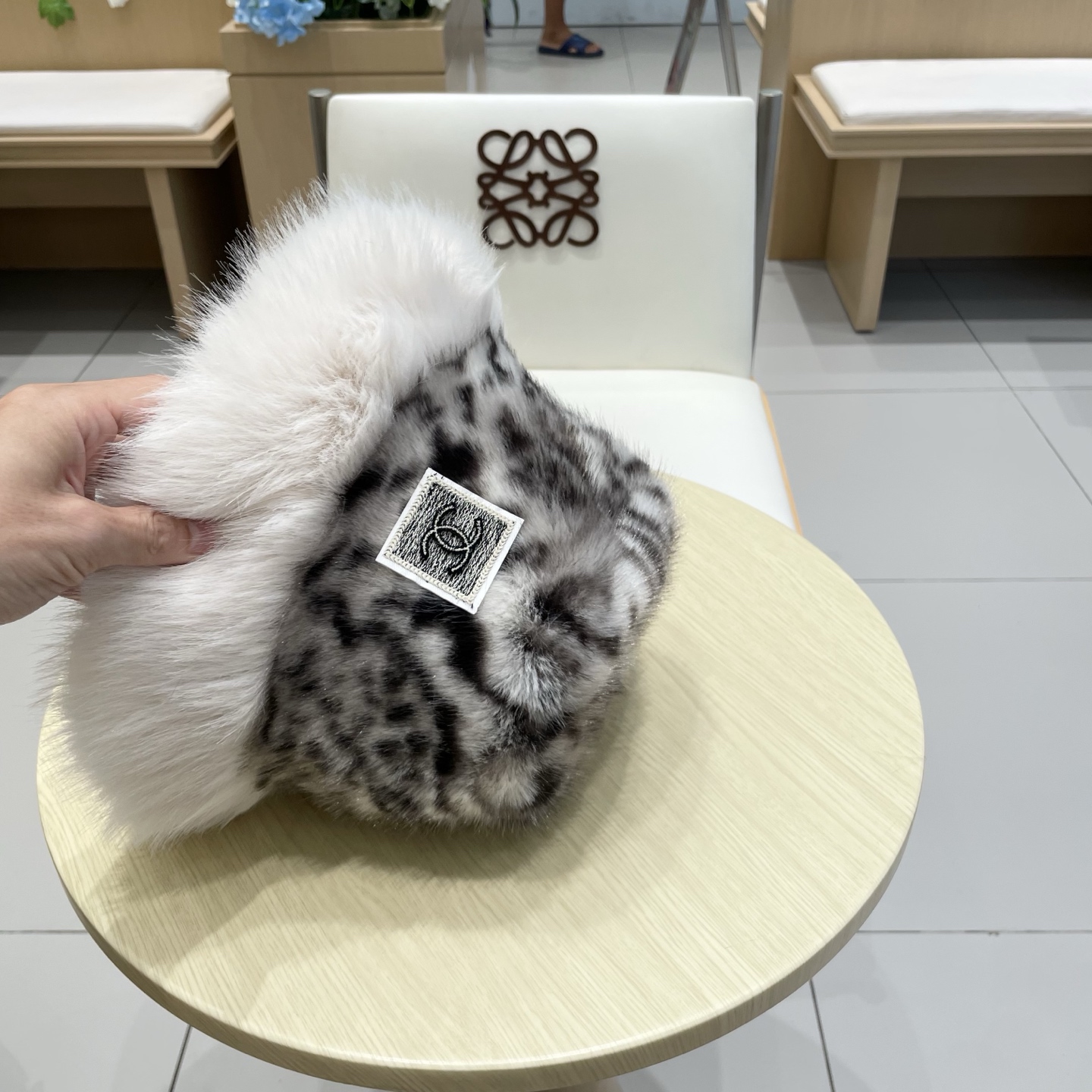 chanel香奈儿冬季新款毛绒保暖皮草蒙古帽仿貂毛冬帽网红豹纹毛绒渔夫帽女