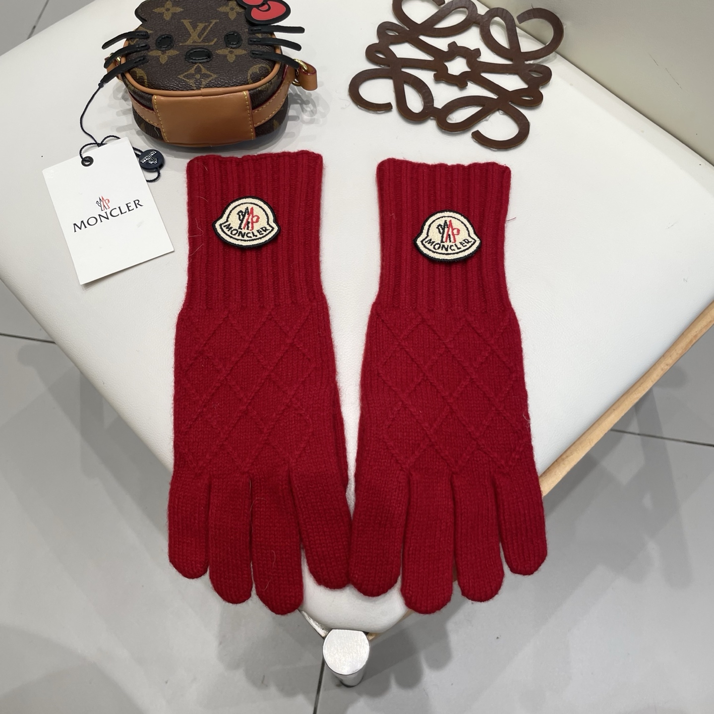 NO:554642,Moncler selects Australian pure wool cashmere gloves for winter women's solid color versatile cycling warm knitted touch screen gloves gloves, gloves, Moncler, Moncler, gloves19860909蒙口Moncler盟可睐精选澳洲纯羊毛羊绒手套冬季女纯色百搭骑行保暖针织触屏手套 手套,手套,Moncler,Moncler,gloves,accessory