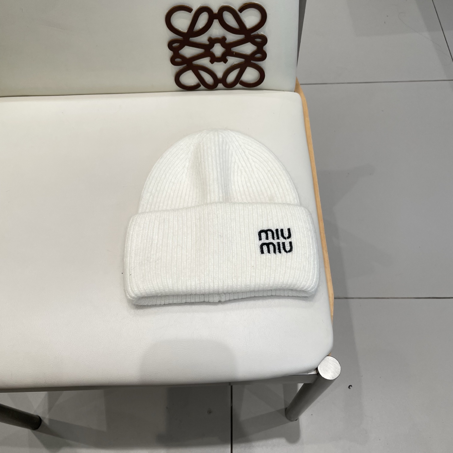 NO:643407,miumiu embroidered letters counter new knitted woolen hat hat fisherman hat baseball cap knitted hat, hat, miumiu, espadrilles, hats19860909miumiu缪缪刺绣字母专柜新款针织毛线帽帽子渔夫帽棒球帽针织帽,帽子,miumiu,espadrilles,hats,hat