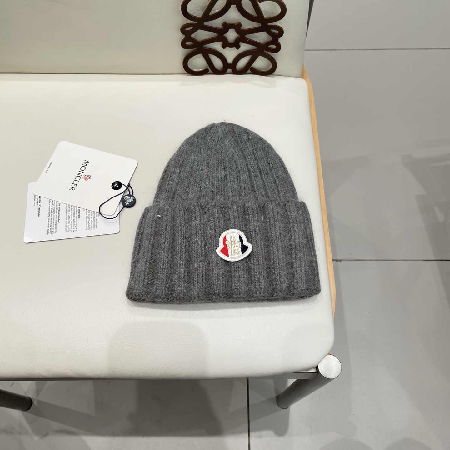 NO:643413,MONCLER knitted hat, rabbit hair wool quality is very soft and comfortable, warm and fashionable, simple and elegant, versatile style!  Hats bucket hat, baseball cap, knitted hat, hat, Moncler, espadrilles, hats19860909蒙口针织帽MONCLER毛线帽兔毛羊毛质量非常柔软舒服,保暖又时尚,简约大气,百搭款！帽子渔夫帽棒球帽针织帽,帽子,Moncler,espadrilles,hats,hat