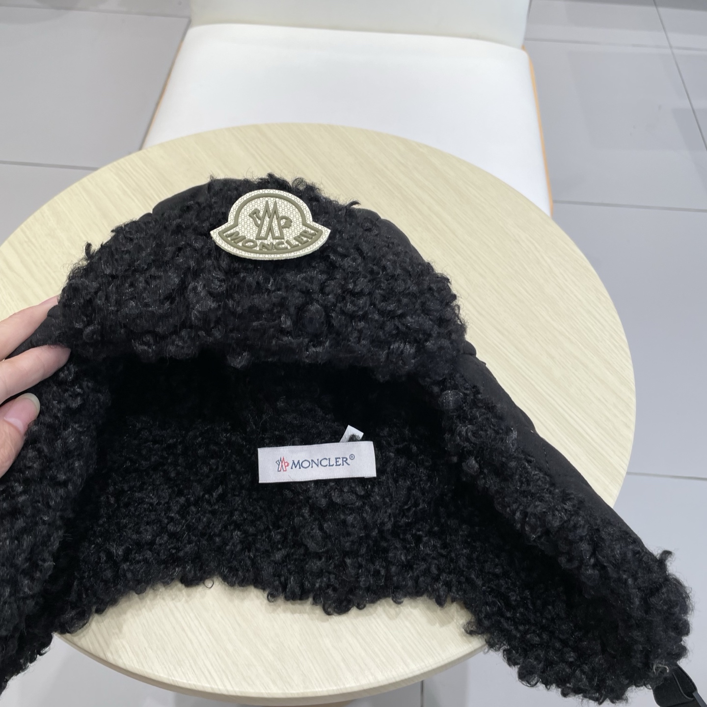 蒙口Moncler盟可莱蒙口羊羔毛护耳帽子可爱雷锋帽保暖飞行帽秋冬季女韩系ins新款厚