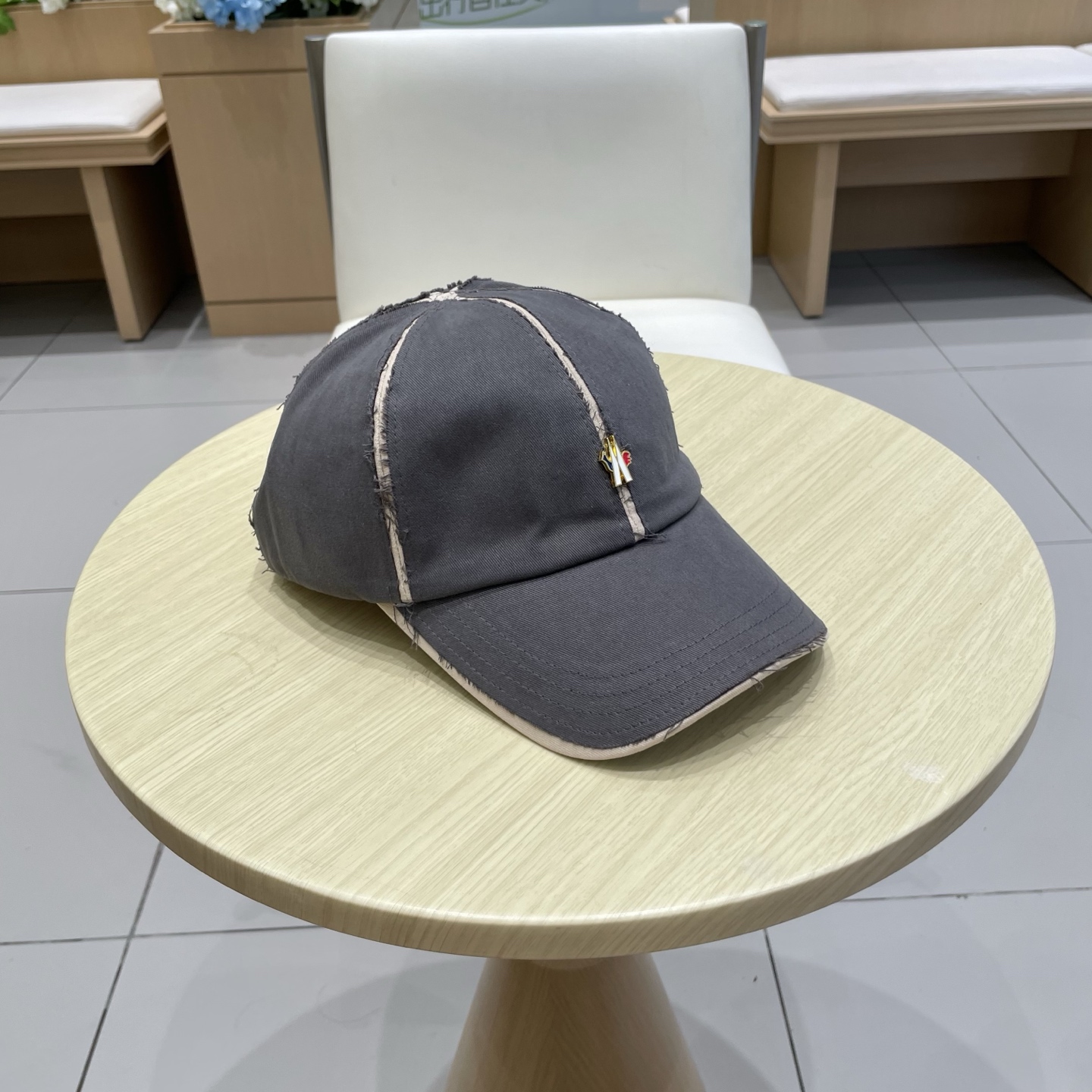 蒙口MONCLER新款棒球帽，时尚炸街单品，风格很OK，网红.时尚博主的最爱！高品质舒适透气，凹造型很好
