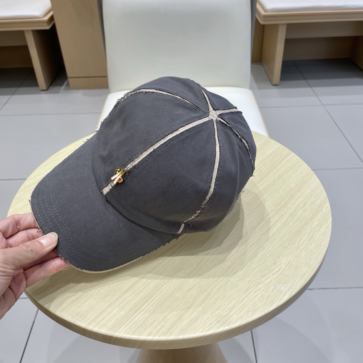 蒙口MONCLER新款棒球帽，时尚炸街单品，风格很OK，网红.时尚博主的最爱！高品质舒适透气，凹造型很好