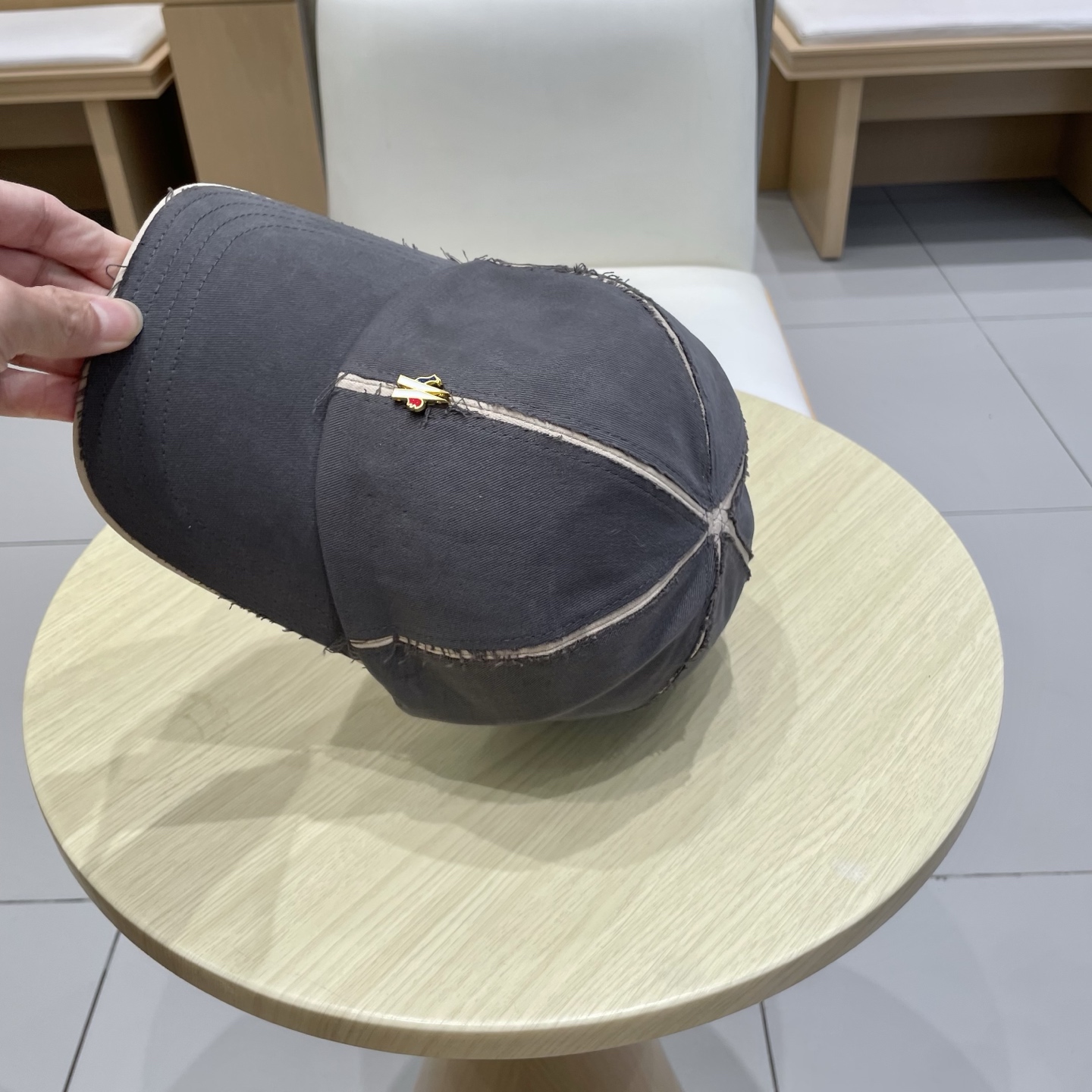 蒙口MONCLER新款棒球帽，时尚炸街单品，风格很OK，网红.时尚博主的最爱！高品质舒适透气，凹造型很好