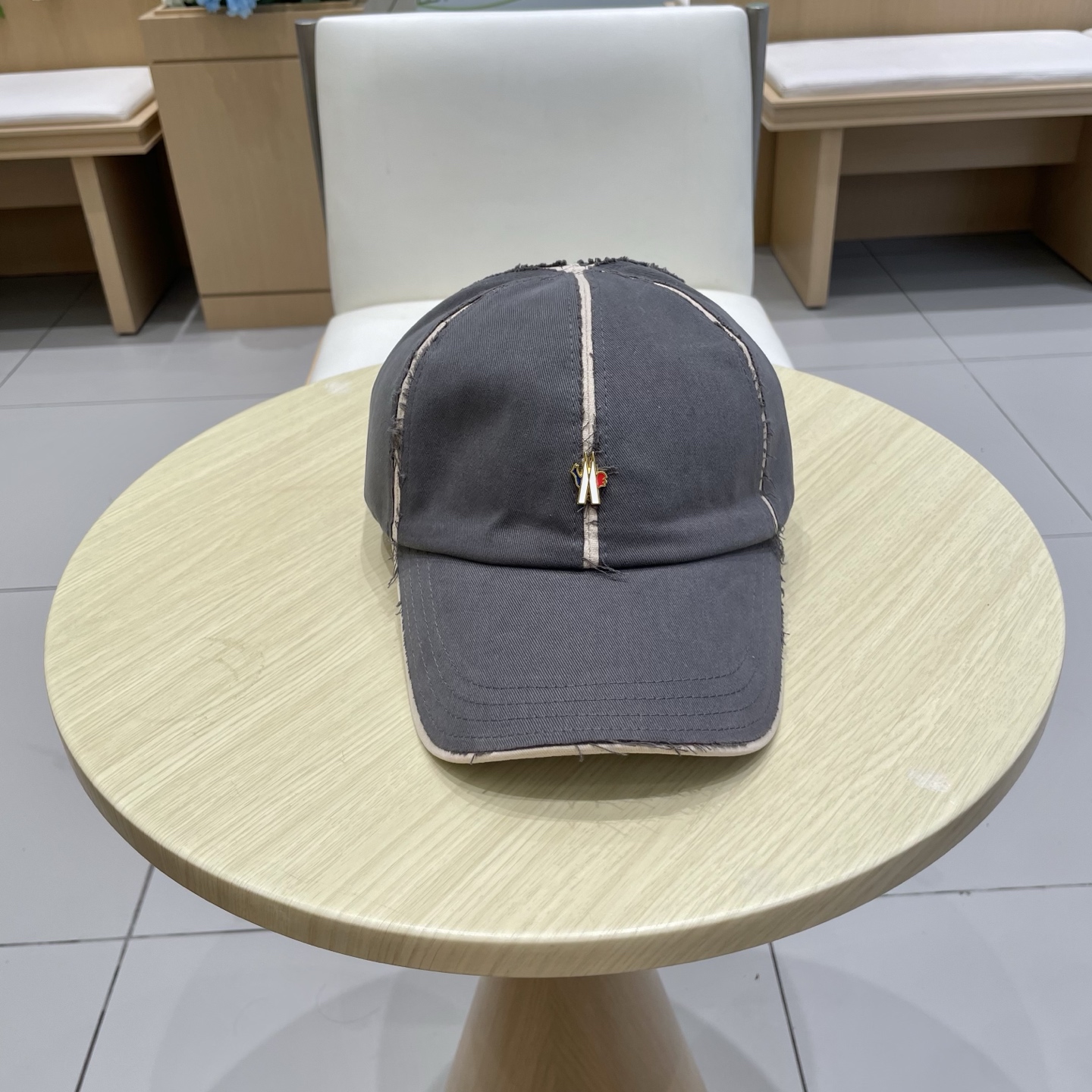 蒙口MONCLER新款棒球帽，时尚炸街单品，风格很OK，网红.时尚博主的最爱！高品质舒适透气，凹造型很好