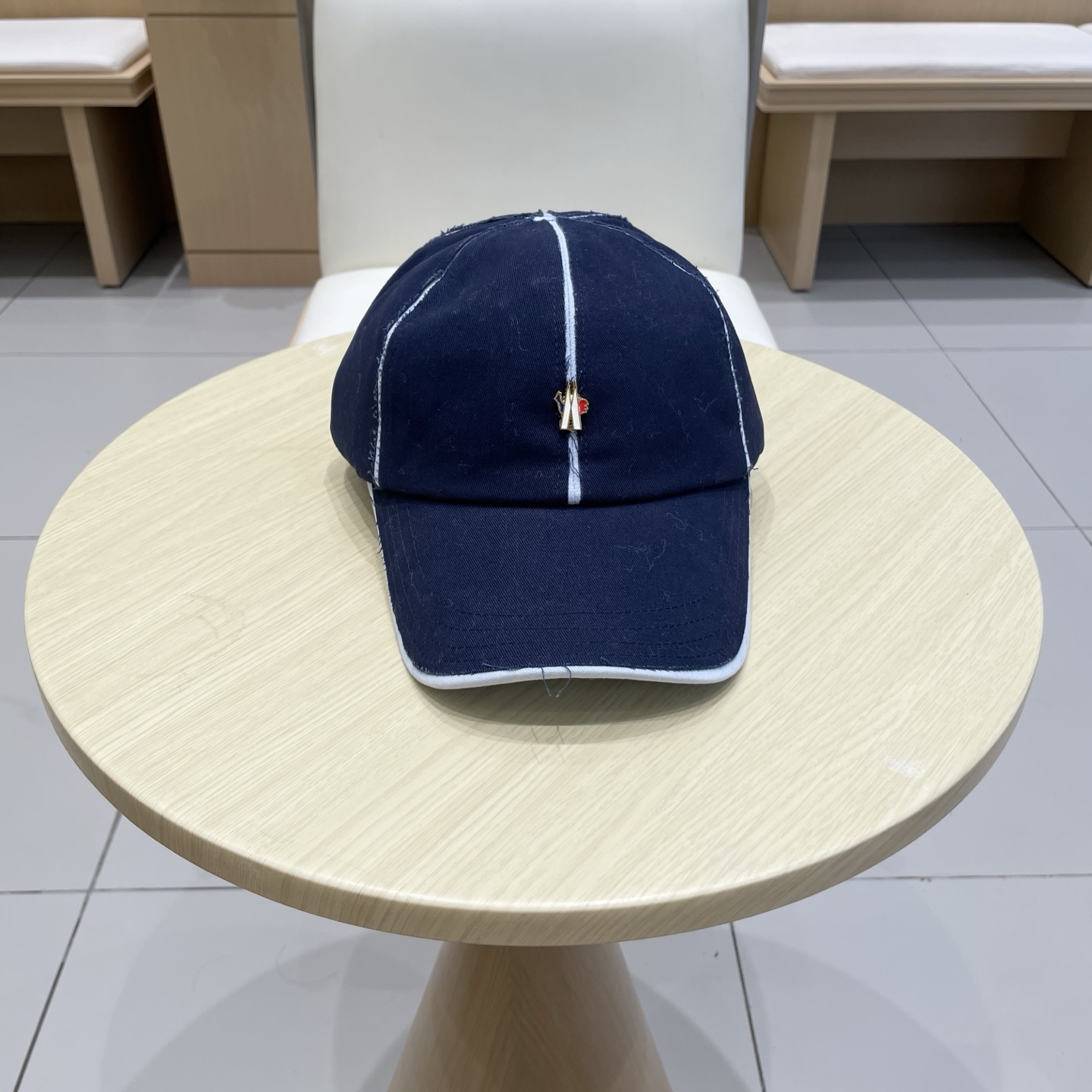蒙口MONCLER新款棒球帽，时尚炸街单品，风格很OK，网红.时尚博主的最爱！高品质舒适透气，凹造型很好