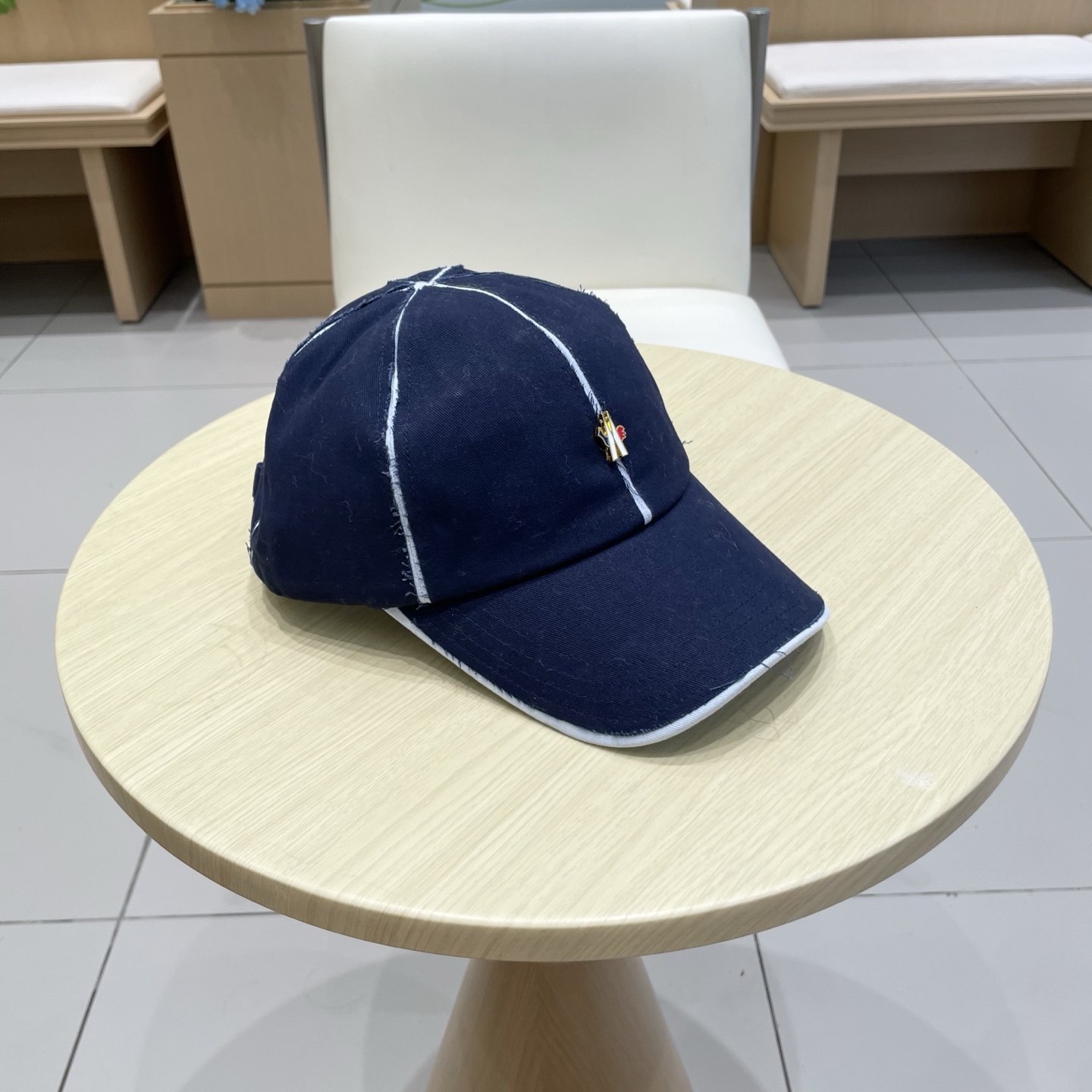 蒙口MONCLER新款棒球帽，时尚炸街单品，风格很OK，网红.时尚博主的最爱！高品质舒适透气，凹造型很好