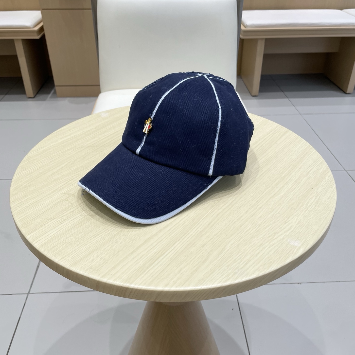 蒙口MONCLER新款棒球帽，时尚炸街单品，风格很OK，网红.时尚博主的最爱！高品质舒适透气，凹造型很好