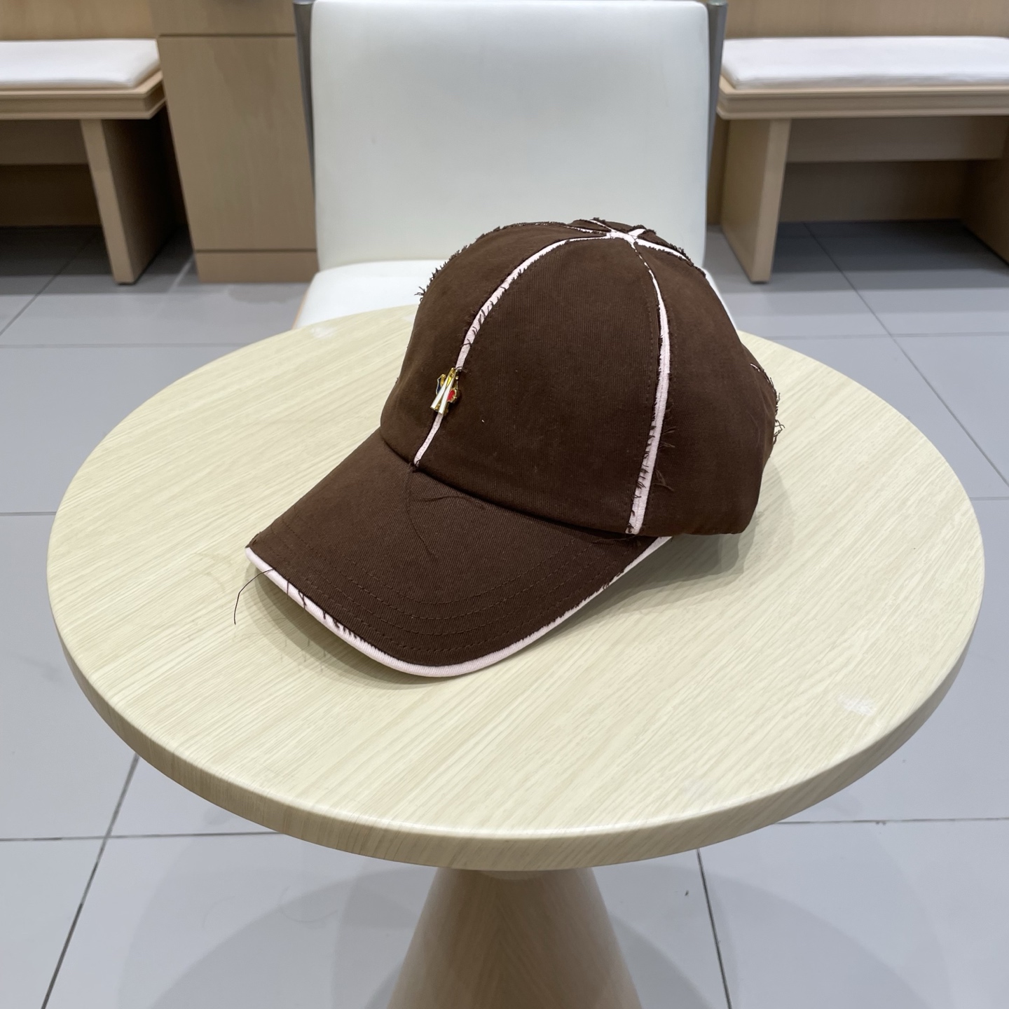 蒙口MONCLER新款棒球帽，时尚炸街单品，风格很OK，网红.时尚博主的最爱！高品质舒适透气，凹造型很好