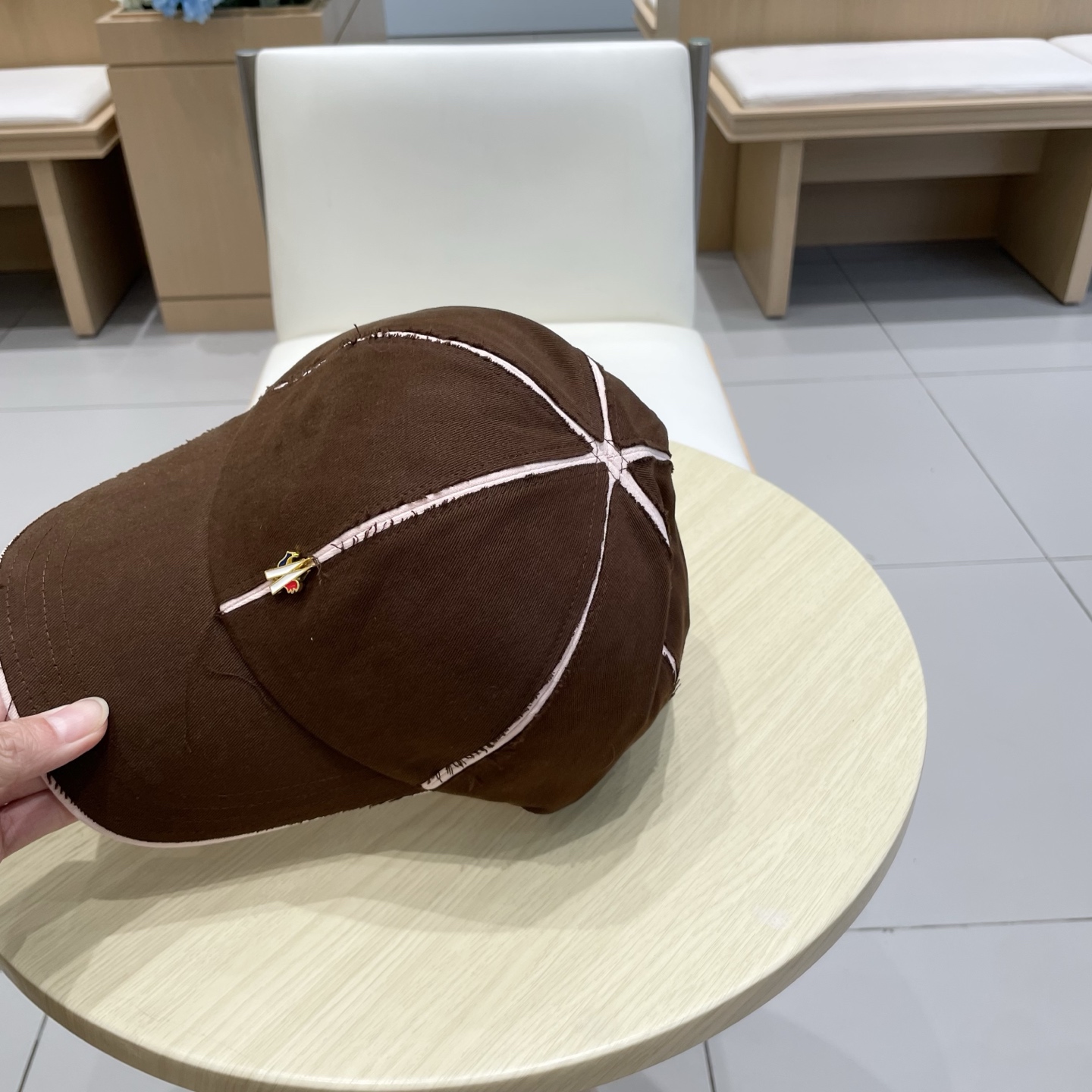 蒙口MONCLER新款棒球帽，时尚炸街单品，风格很OK，网红.时尚博主的最爱！高品质舒适透气，凹造型很好