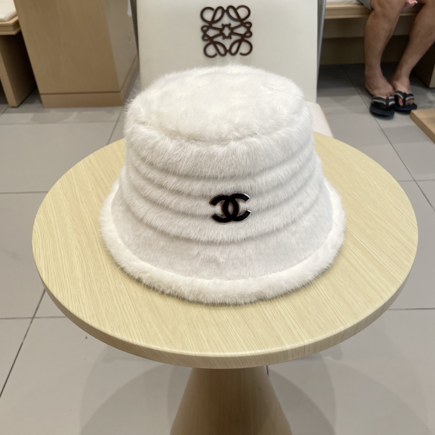 NO:643428,chanel Chanel autumn and winter new striped plush basin hat for women with big head circumference, small face, warm and velvet thickened versatile bucket hat h hat fisherman hat baseball cap knitted hat, hat, chanel, chanel, espadrilles, hats19860909chanel香奈儿秋冬新款条纹毛绒盆帽女大头围显脸小保暖加绒加厚百搭水桶帽 h帽子渔夫帽棒球帽针织帽,帽子,chanel,chanel,espadrilles,hats,hat