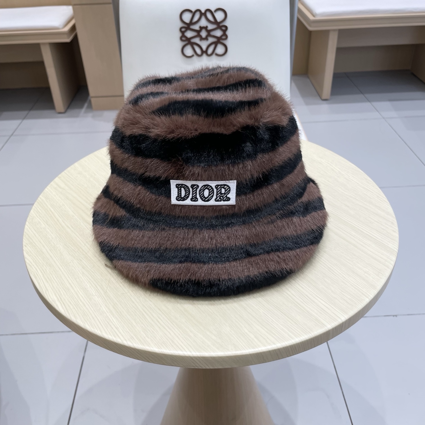 NO:643483,Prada Prada's new contrasting color zebra pattern pure cotton twill bucket hat autumn and winter new versatile comfortable hat bucket hat baseball cap knitted hat, hat, prada, prada, espadrilles, hats19860909Prada普拉达新款撞色斑马纹纯棉斜纹渔夫帽秋冬新款百搭舒适帽子渔夫帽棒球帽针织帽,帽子,prada,prada,espadrilles,hats,hat