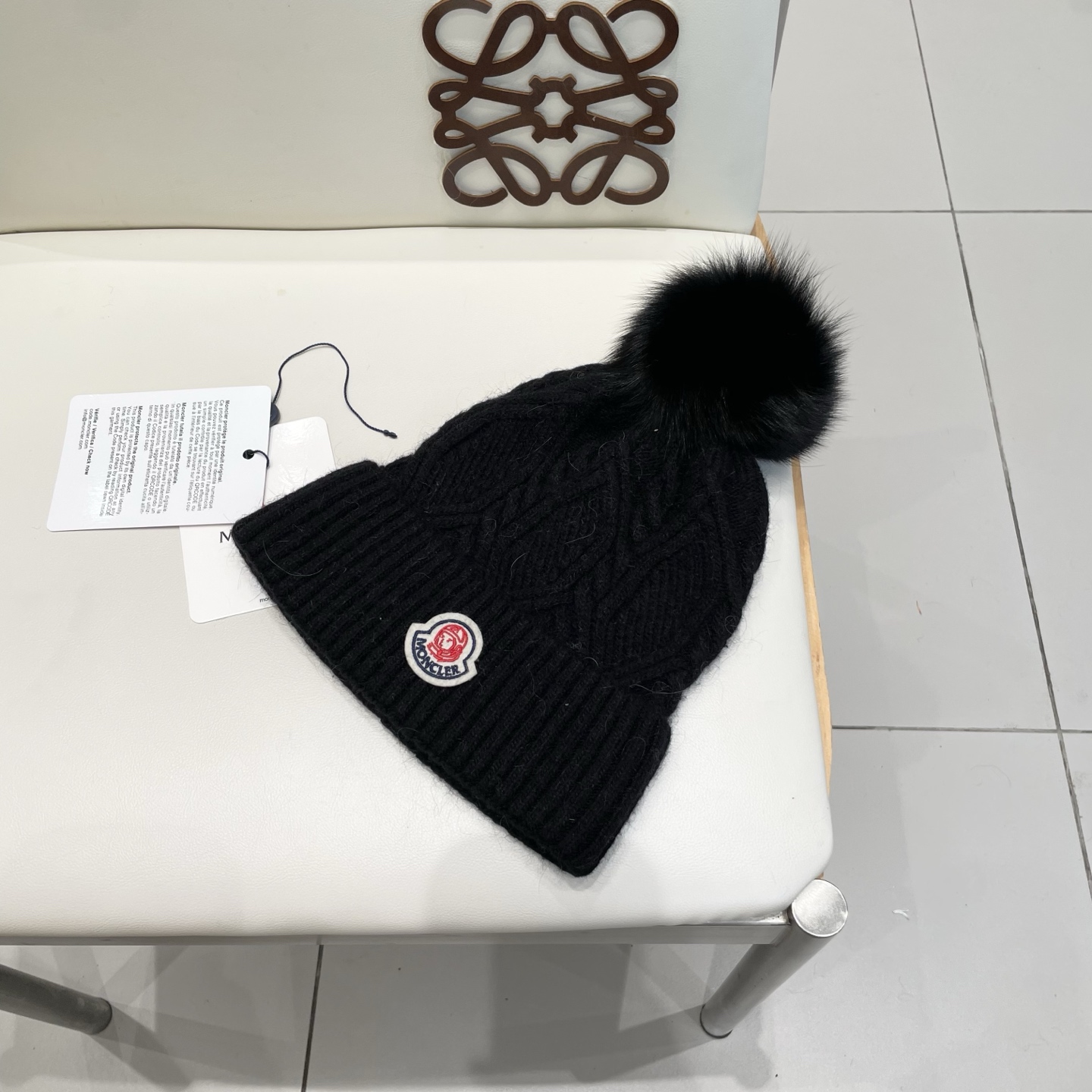 高版本！！！ 蒙口MONCLER高品质狐狸毛球针织兔羊毛毛线帽 超经典不过时的一款秋冬冷帽🥶 懂货的小姐姐必入款，帽型质