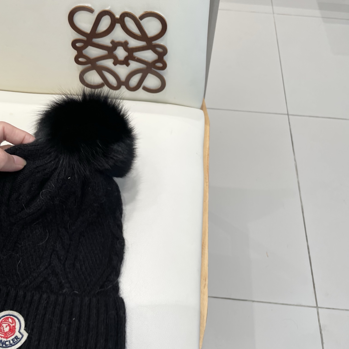 高版本！！！ 蒙口MONCLER高品质狐狸毛球针织兔羊毛毛线帽 超经典不过时的一款秋冬冷帽🥶 懂货的小姐姐必入款，帽型质