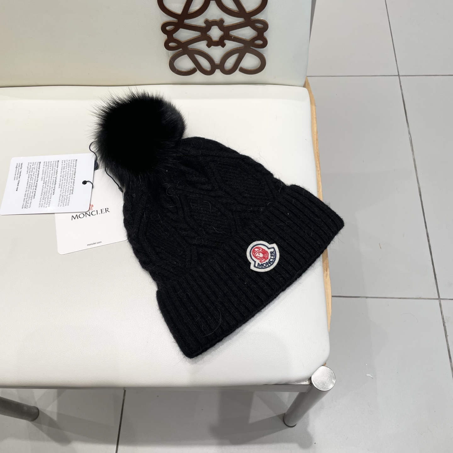 高版本！！！ 蒙口MONCLER高品质狐狸毛球针织兔羊毛毛线帽 超经典不过时的一款秋冬冷帽🥶 懂货的小姐姐必入款，帽型质