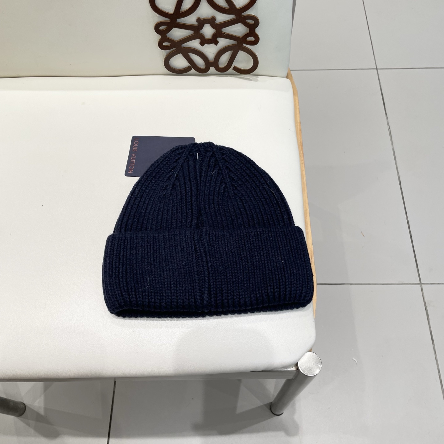 Lv官网针织帽非常百搭 男女通用 亲们可以看细节，车工整齐 透气舒适，采用进口毛线料！潮人必备！