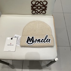 MONCLER蒙口🎩针织毛线帽,附带二维码,好品质高端大气,超柔软!超火爆💖质感很赞,出街超好搭配!时尚潮流!秋冬必备单 MONCLER蒙口🎩针织毛线帽,附带二维码,好品质高端大气,超柔软!超火爆💖质感很赞,出街超好搭配!时尚潮流!秋冬必备单