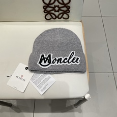 MONCLER蒙口🎩针织毛线帽,附带二维码,好品质高端大气,超柔软!超火爆💖质感很赞,出街超好搭配!时尚潮流!秋冬必备单 MONCLER蒙口🎩针织毛线帽,附带二维码,好品质高端大气,超柔软!超火爆💖质感很赞,出街超好搭配!时尚潮流!秋冬必备单