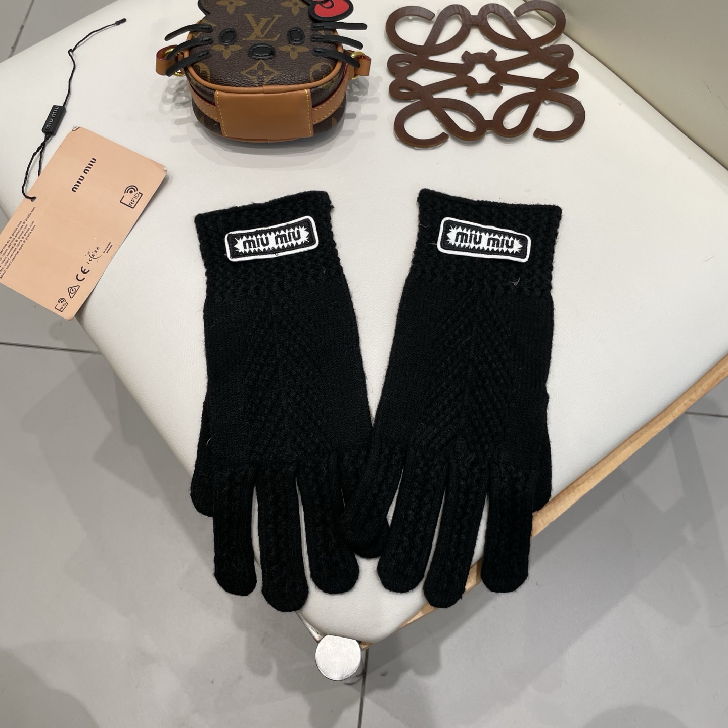 P120 缪缪miumiu纯色毛线羊毛针织手套女冬柔软软糯保暖可触屏露二指分指骑行车