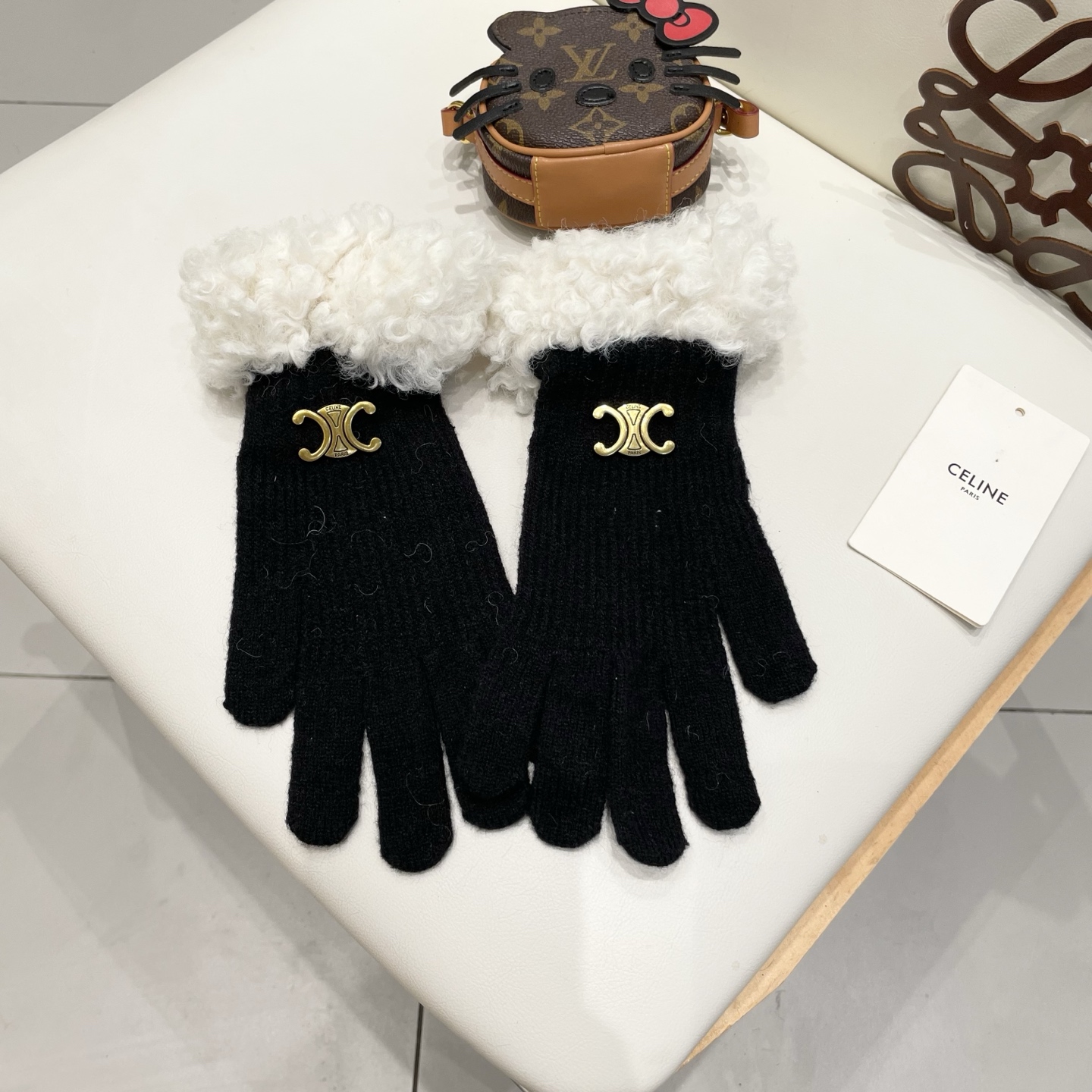 NO:640145,Celine warm terry gloves wrist guards for women winter 2025 new velvet thickened wool knitted finger gloves touch screen gloves, gloves, celine, gloves19860909塞琳celine保暖毛圈手套护腕女冬季2025新款加绒加厚毛线针织分指手套可触屏手套,手套,celine,gloves,accessory